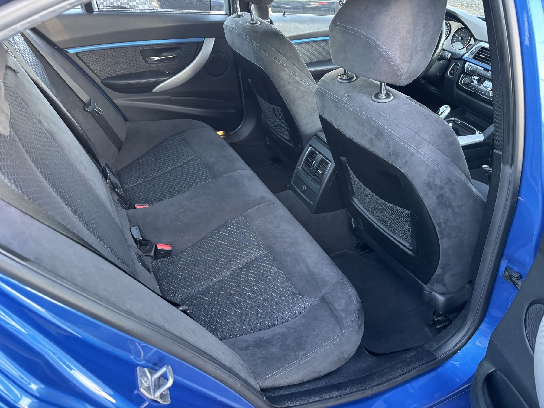 BMW 330e 2017 – poza 13